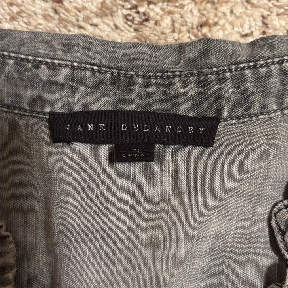 Jane and Delancy and Alexander Jordan women’s button down long sleeve shirts - Picture 6 of 7